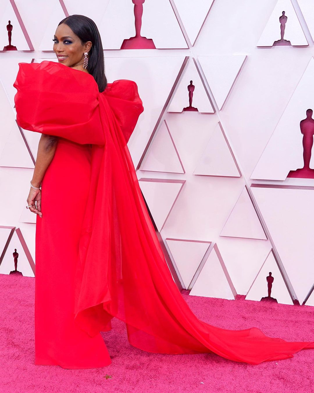 Топ-10 найрозкішніших образів з церемонії нагородження Оскар 2021